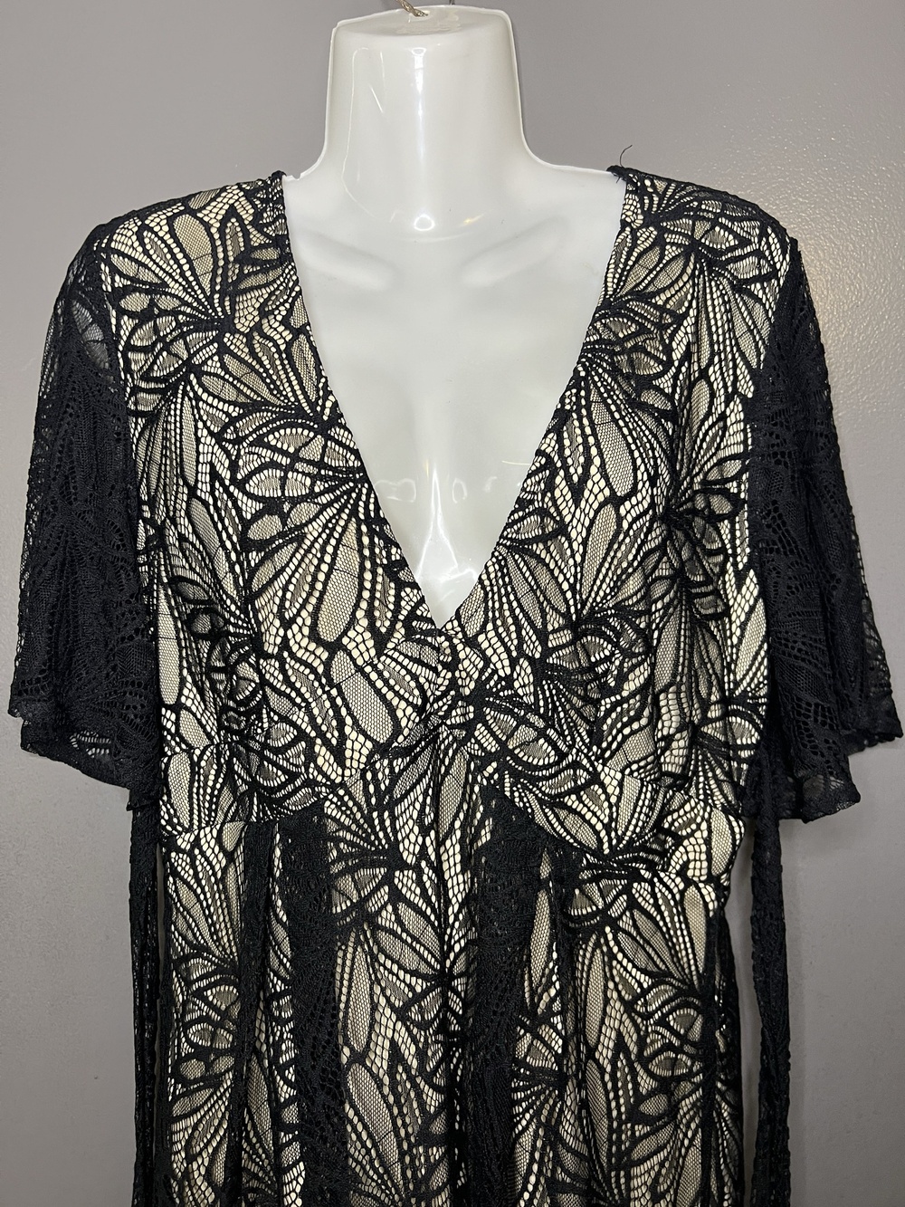LUXE WAVE Dress Womens Large Black Lace Floral V Neck Midi Fit & Flare Party